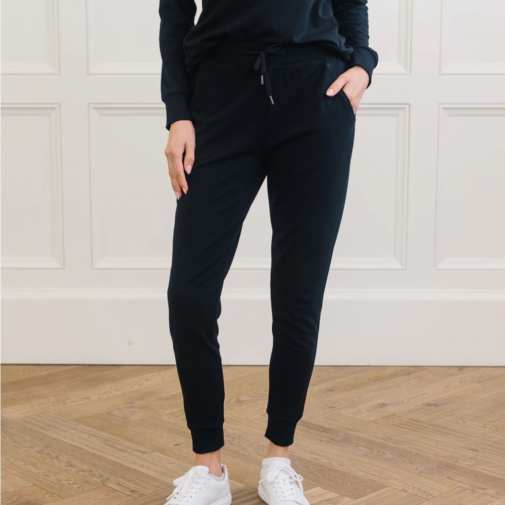 NWT Cozy Earth Women's Black Bamboo Jogger Pants Tall- M